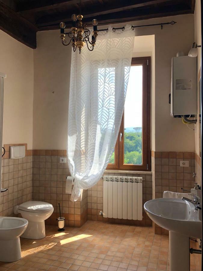 Casa Vacanze La Torretta Sutri Luaran gambar